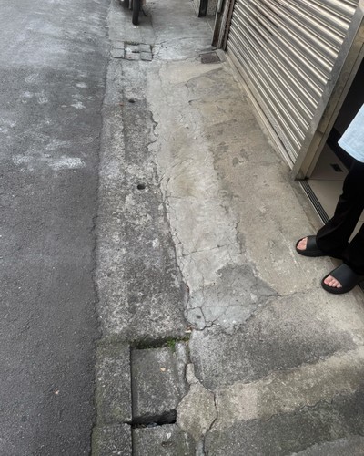 台中抿石子, 台中斜坡抿石施工, 台中抿石師傅推薦, 台中騎樓地面打除, 台中抿石子, 台中泥作土水工程承包, 台中騎樓地板翻修, 台中騎樓地坪施工, 台中貼磁磚, 台中騎樓磁磚工程